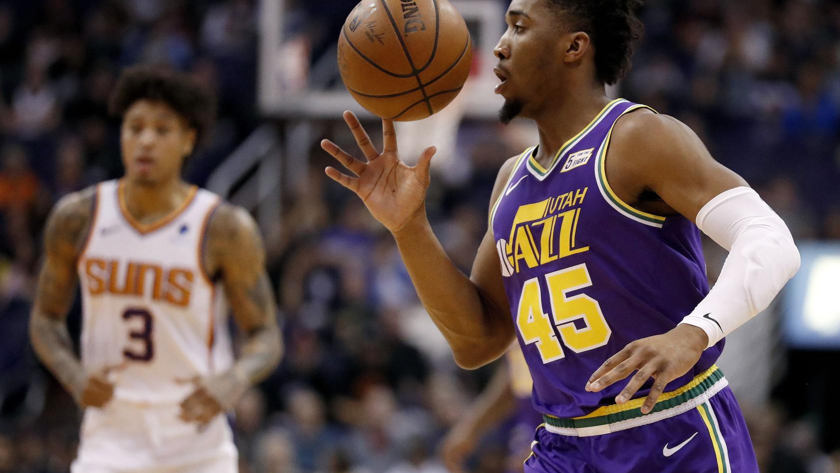 Jazz pull away from Suns